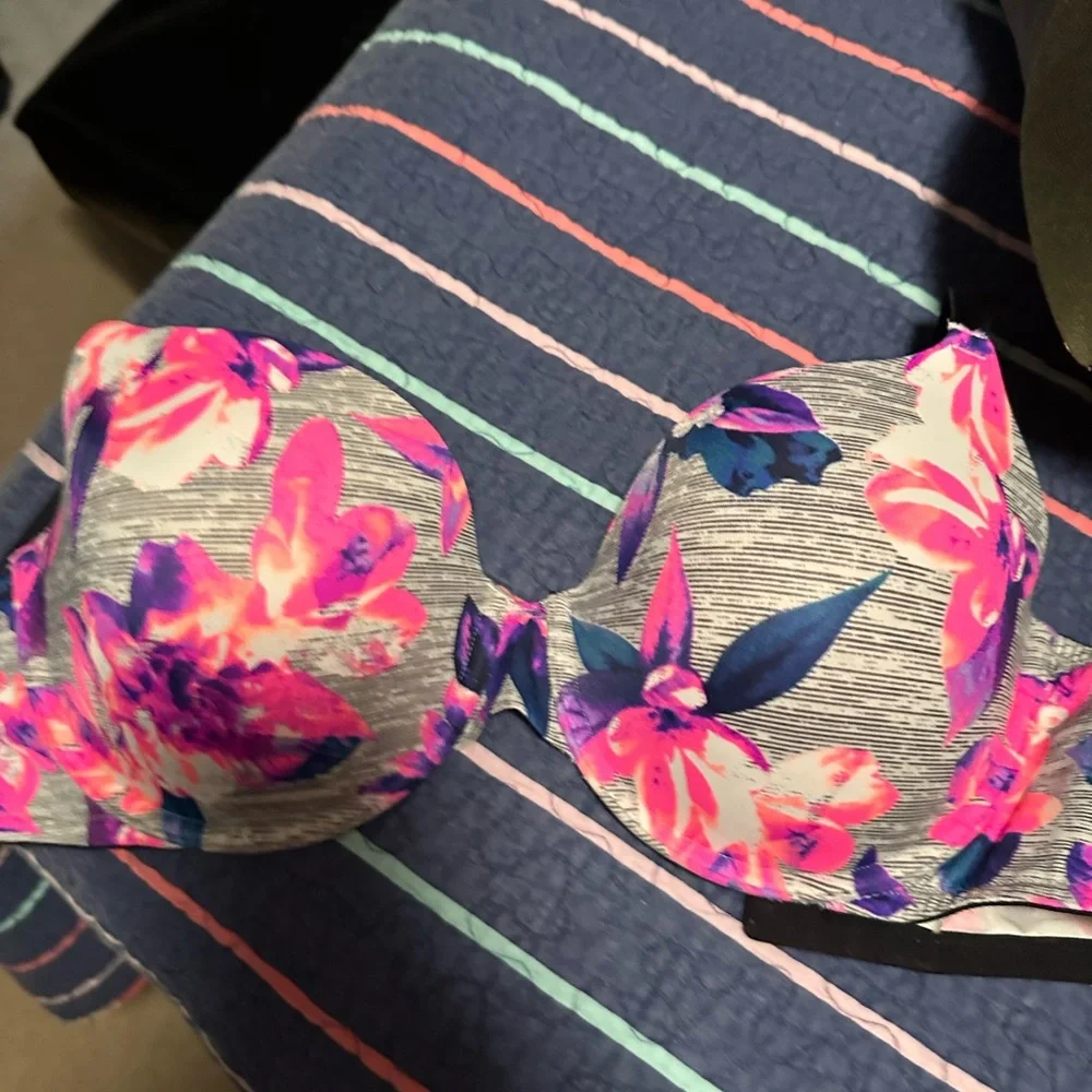 Victoria Secret Pink - Picture 1 of 4